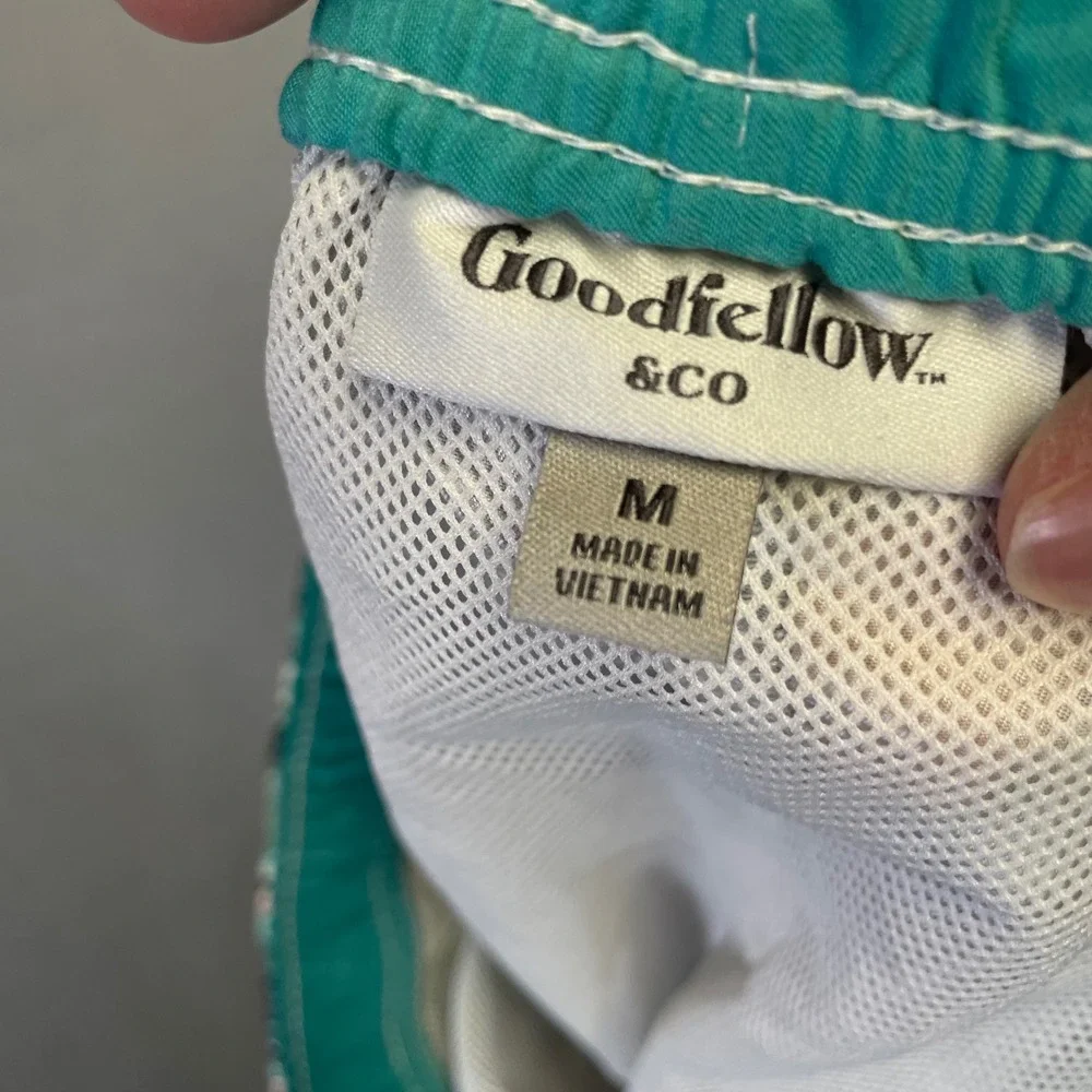 Goodfellow & Co Flamingo Tropical Swim Trunks Men's Medium Mesh Lined Shorts